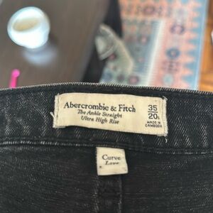 Abercrombie curve love jeans